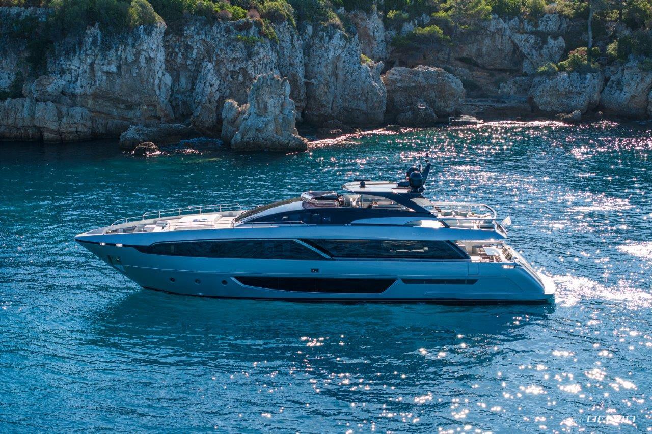 NO STRESS 888 | new luxury motor yacht for charter in Croatia