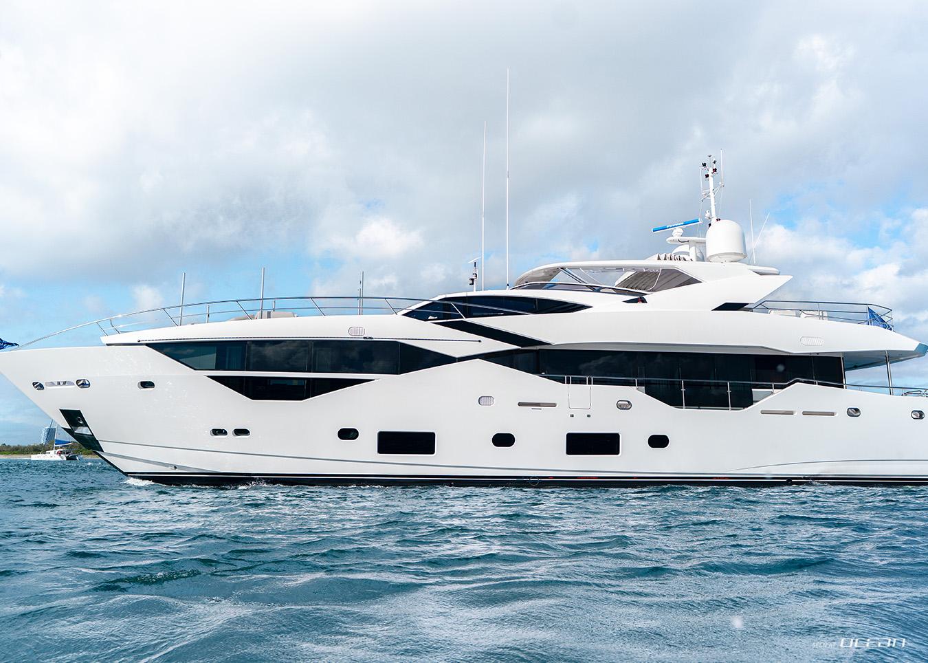 SUNSET  Sunseeker 116 Yacht