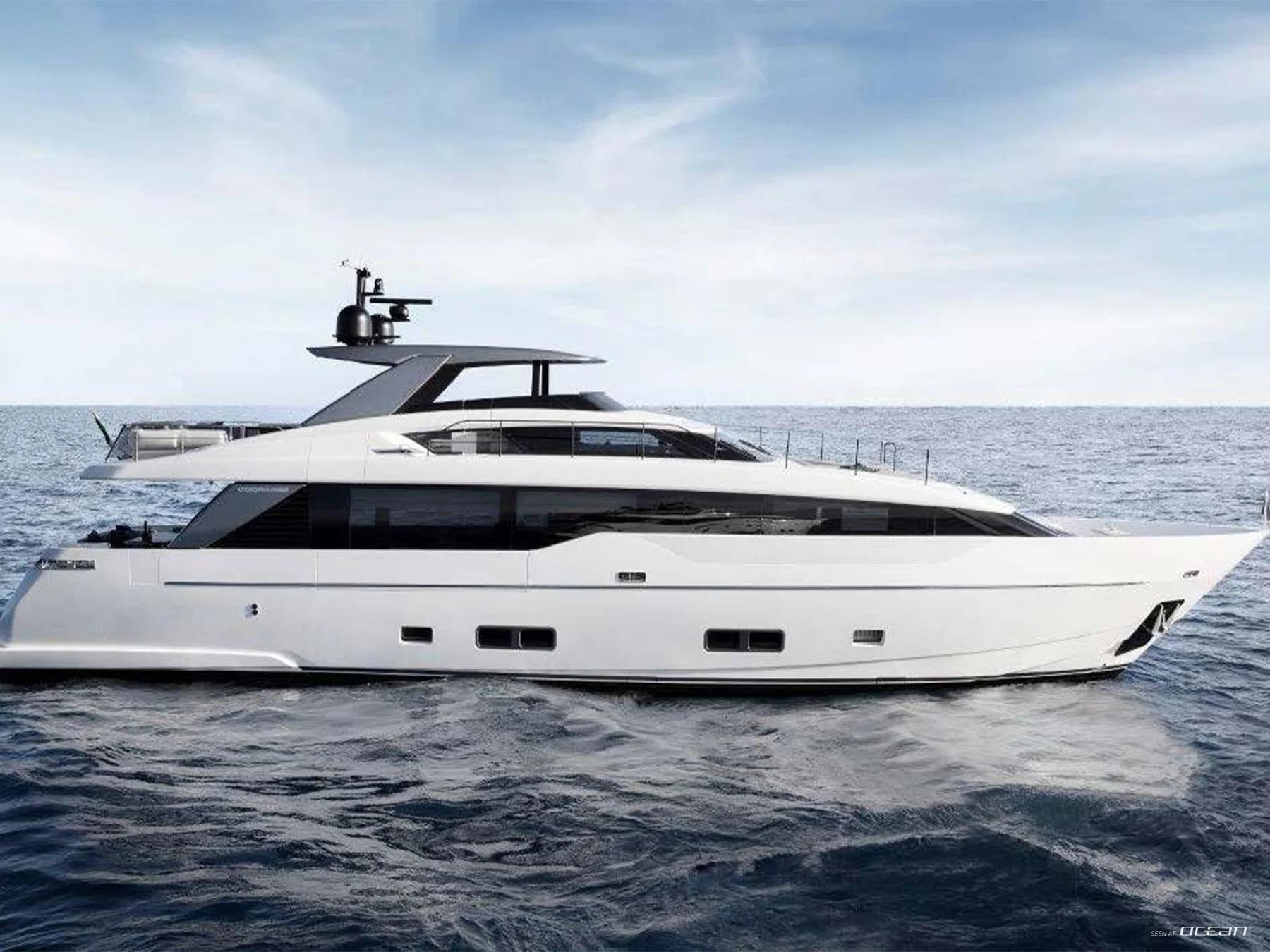 SUITU  Sanlorenzo SL90 Asymmetric