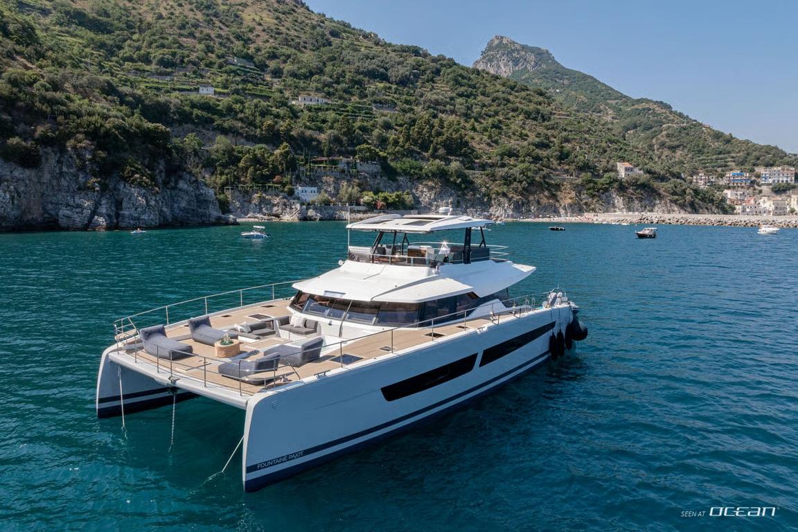 CORE Fountaine Pajot Power 67 - 5