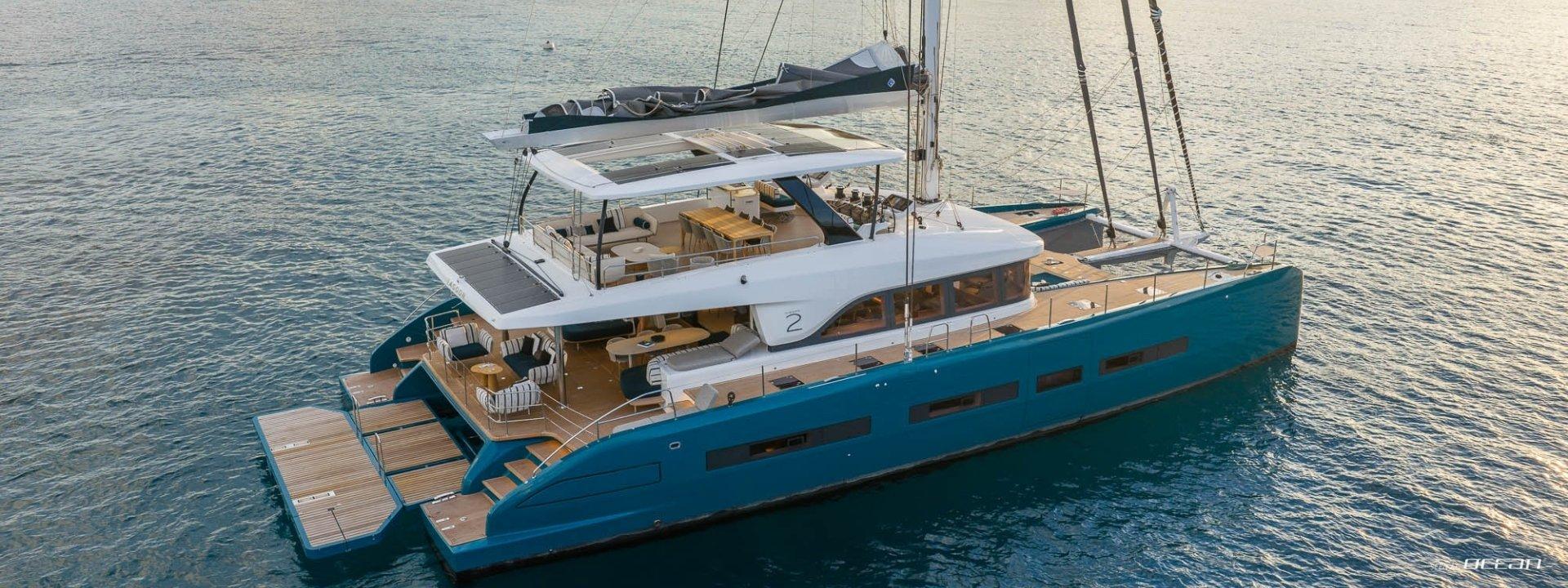 ARKTOS  Lagoon Eighty 2