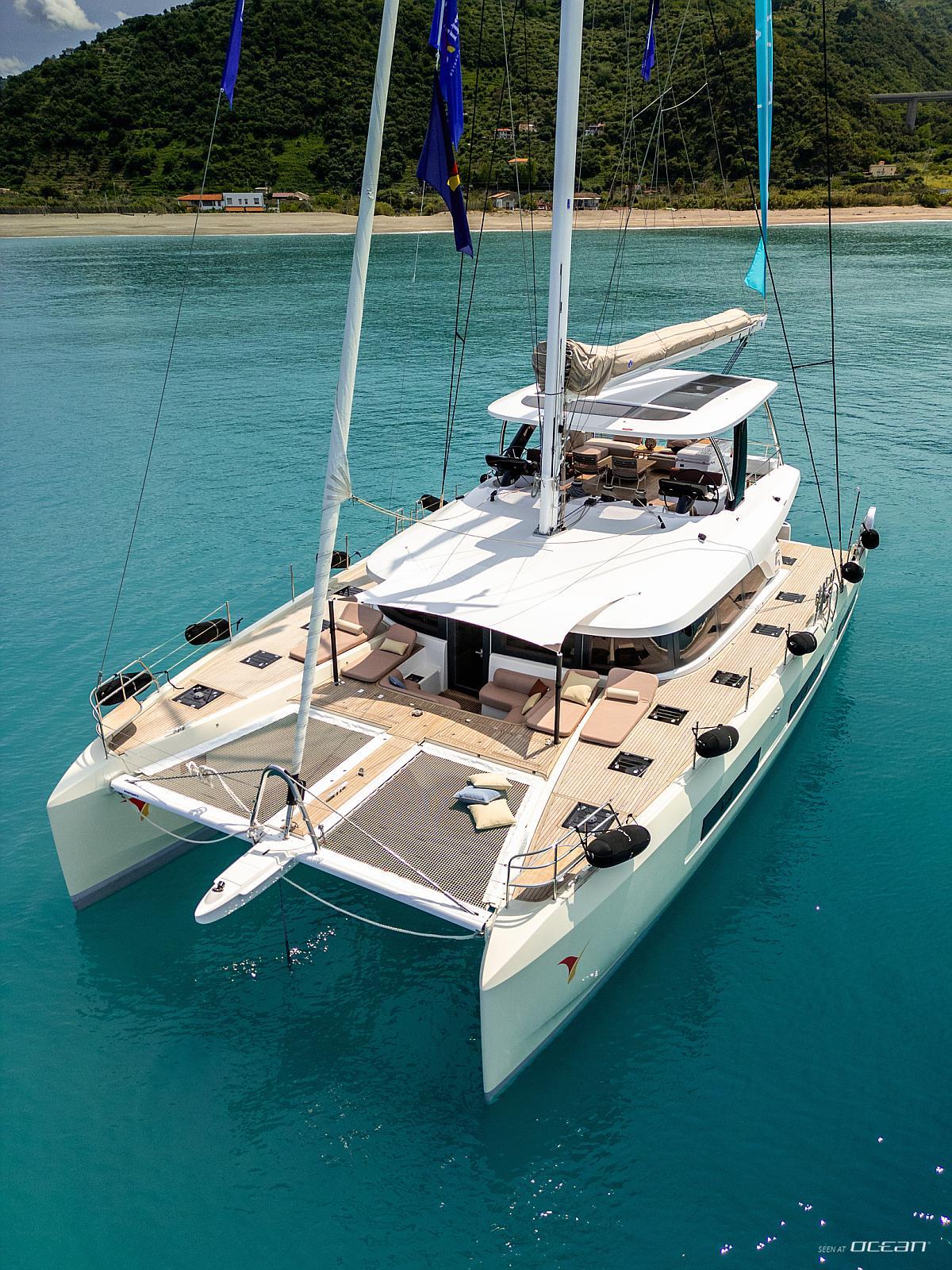 GLORIA  Lagoon Sixty 5