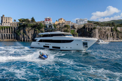SOUTH  | Custom Line Navetta 33