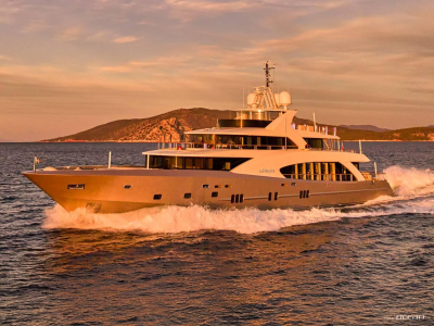 LA PELLEGRINA  | Couach 5000 Fly