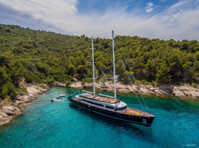 Clase Azul  | Custom 48m