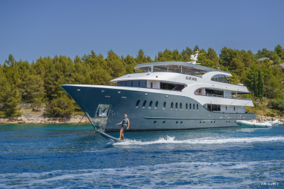 AGAPE ROSE  | Custom 48m