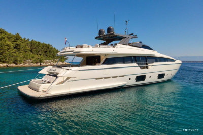 DAMARI  | Ferretti 960