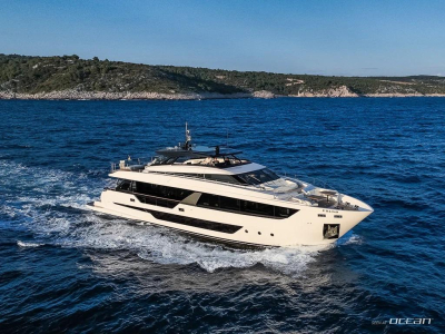 NAILU +  | Ferretti Yachts 1000