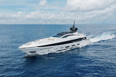 GOLDENEYE  | Mangusta GranSport 54