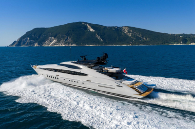 FIVE  | Palmer Johnson 150