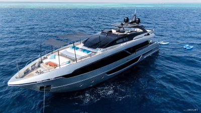 DARK HORSE  | Riva 100 Corsaro