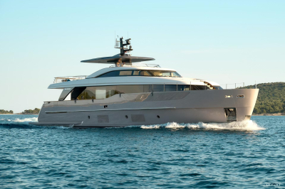 AZZURRI  | Sanlorenzo SD90