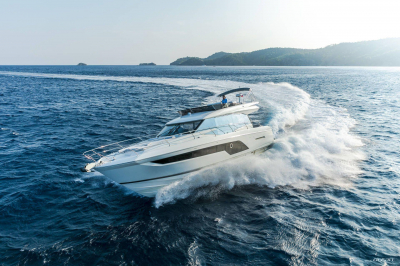 Prestige 590 Flybridge  | Prestige Yachts
