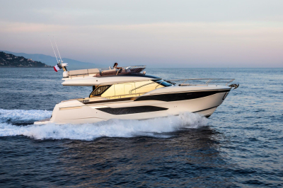 Prestige F4.9  | Prestige Yachts