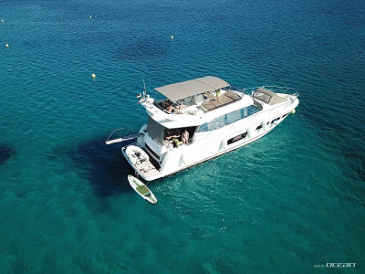 Prestige 550 Flybridge  | Prestige Yachts